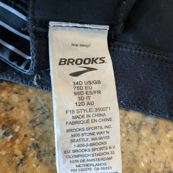 Brooks Black Sports Bra - Picture 2 of 3